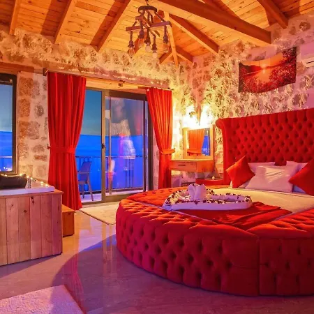 Uezuemlue 2 Bedroom Secluded With Private Pool Hot Tub Kalkan