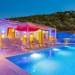 Villa Uezuemlue 2 Bedroom Secluded With Private Pool Hot Tub Kalkan
