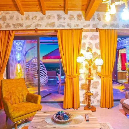 Uezuemlue 2 Bedroom Secluded With Private Pool Hot Tub *