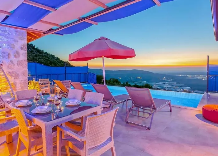 فيلة Uezuemlue 2 Bedroom Secluded With Private Pool Hot Tub كالكان