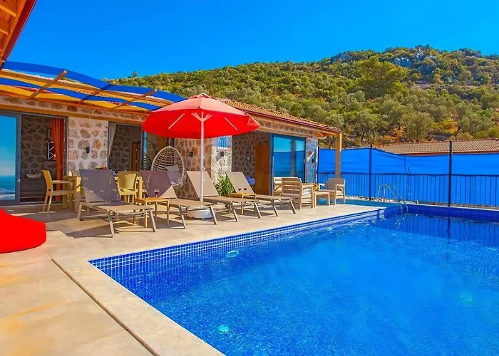 Uezuemlue 2 Bedroom Secluded With Private Pool Hot Tub فيلة