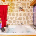 Uezuemlue 2 Bedroom Secluded With Private Pool Hot Tub كالكان