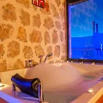 Uezuemlue 2 Bedroom Secluded With Private Pool Hot Tub * كالكان