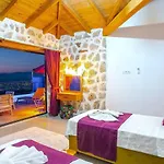 Uezuemlue 2 Bedroom Secluded With Private Pool Hot Tub فيلة *
