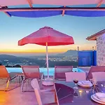 Uezuemlue 2 Bedroom Secluded With Private Pool Hot Tub * كالكان