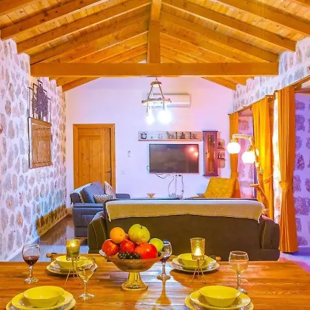 Uezuemlue 2 Bedroom Secluded With Private Pool Hot Tub كالكان