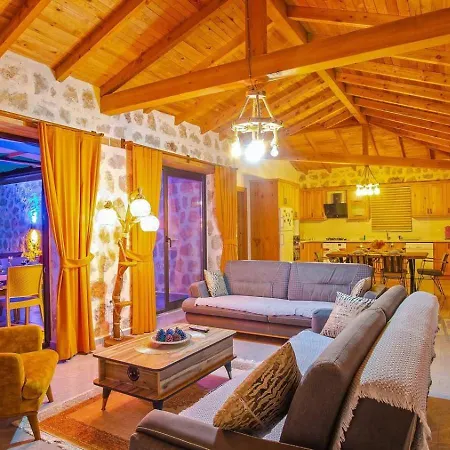 Uezuemlue 2 Bedroom Secluded With Private Pool Hot Tub فيلة *